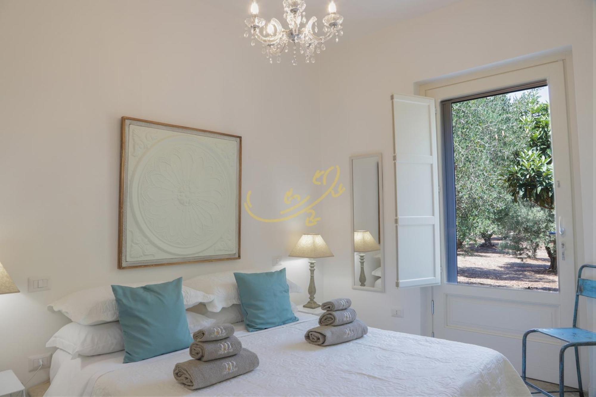 Вилла Td Dimora Del Giglio With Organic Garden With Pool Остуни Экстерьер фото