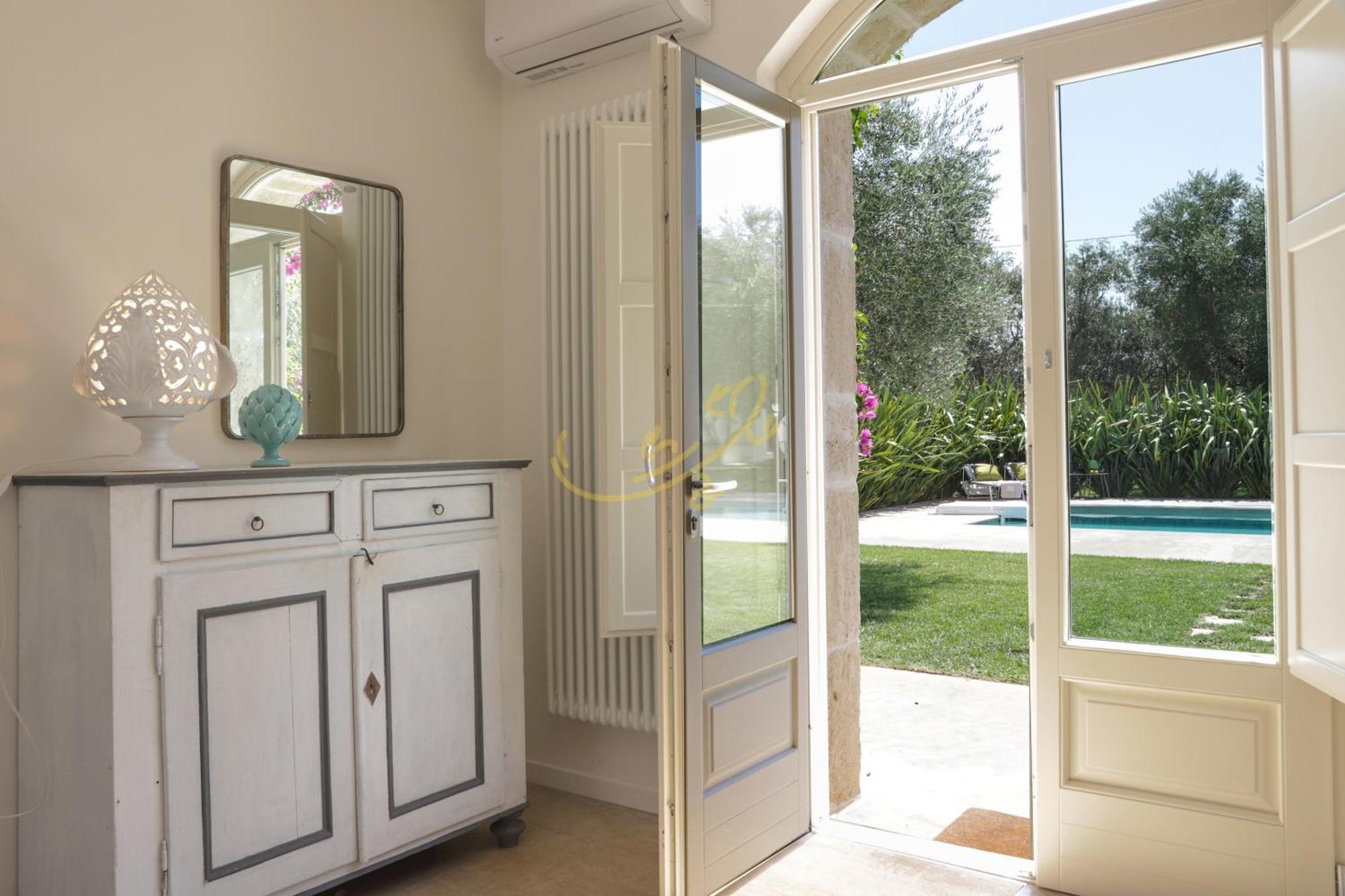 Вилла Td Dimora Del Giglio With Organic Garden With Pool Остуни Экстерьер фото