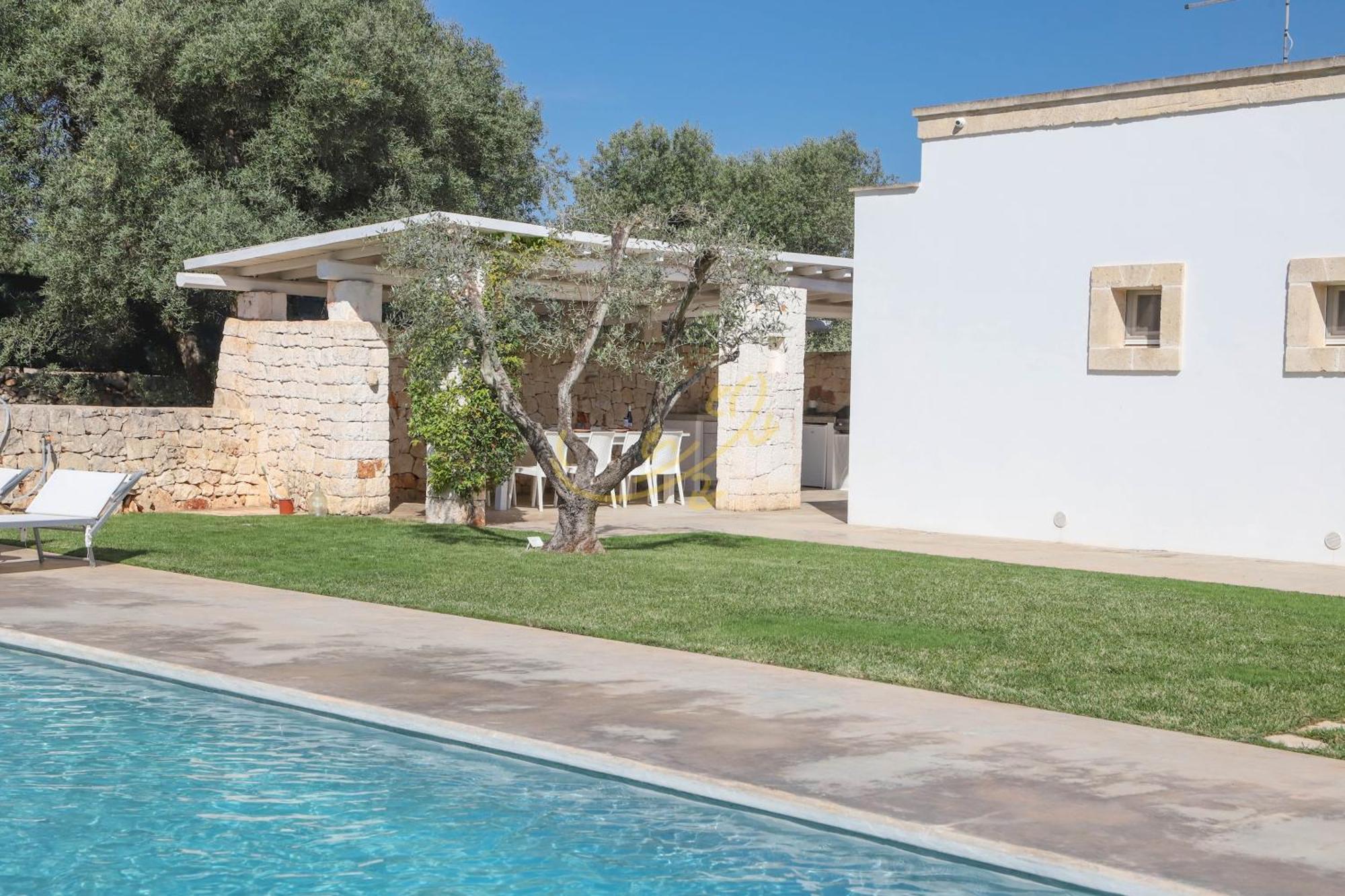 Вилла Td Dimora Del Giglio With Organic Garden With Pool Остуни Экстерьер фото