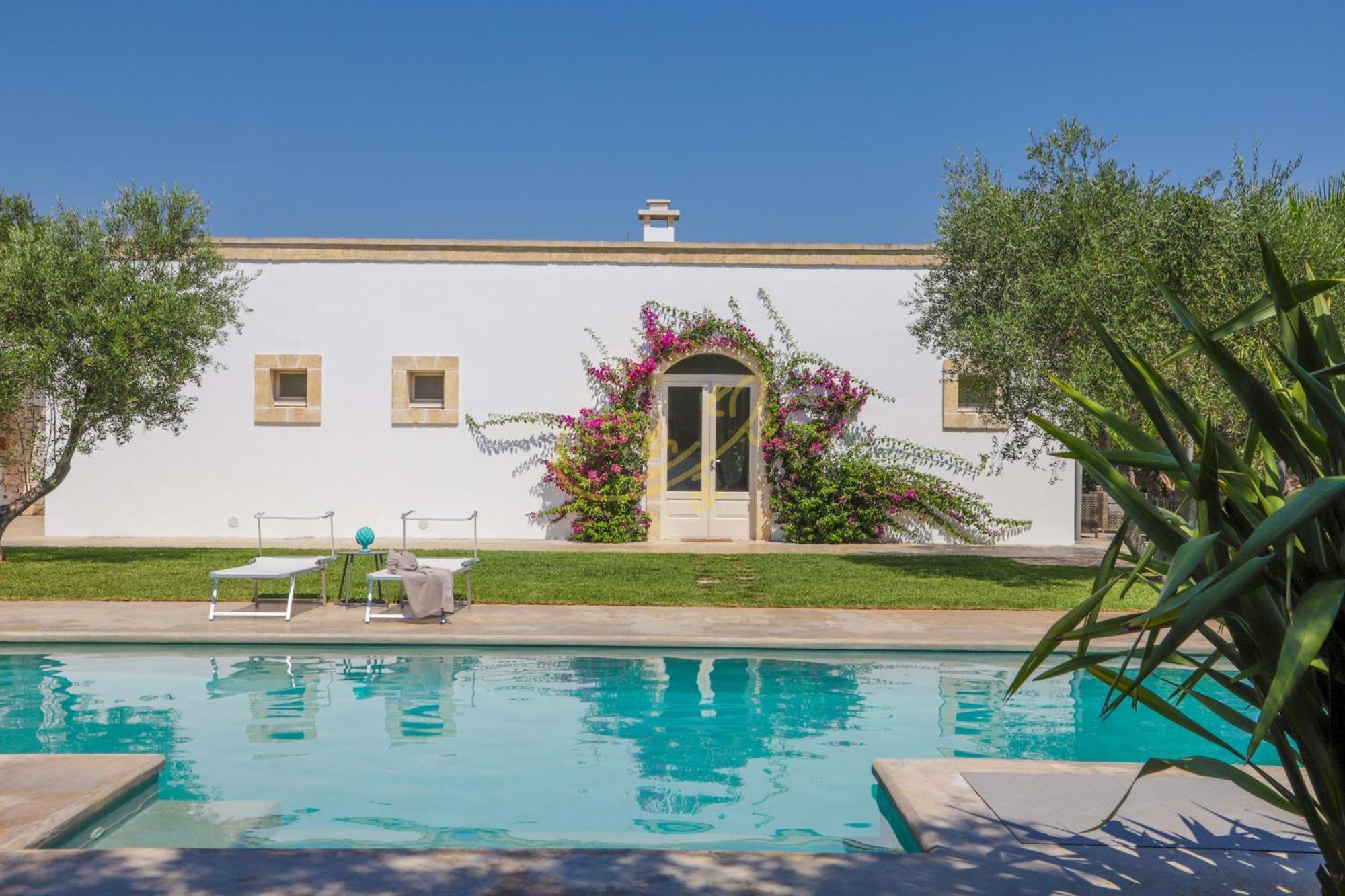 Вилла Td Dimora Del Giglio With Organic Garden With Pool Остуни Экстерьер фото