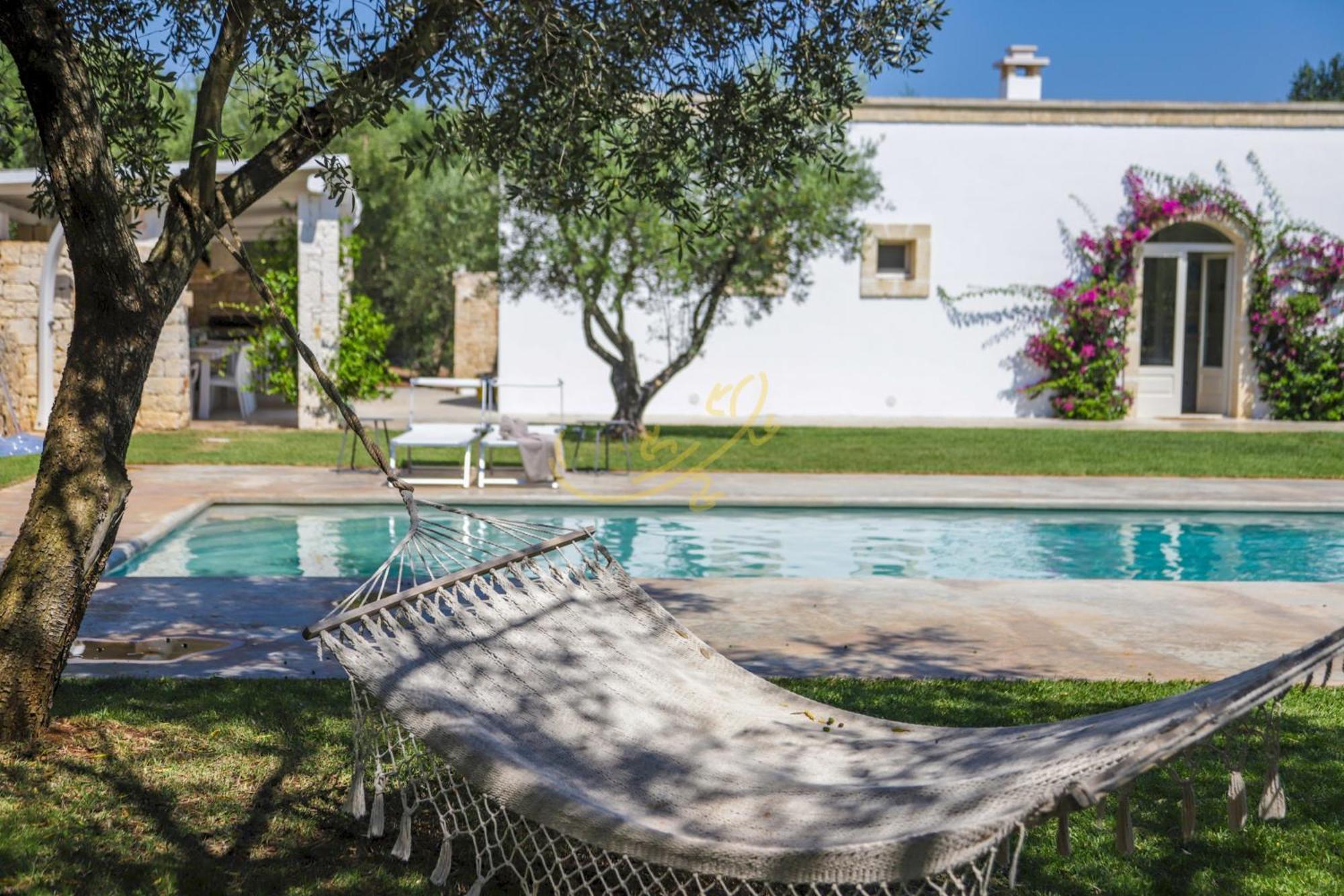 Вилла Td Dimora Del Giglio With Organic Garden With Pool Остуни Экстерьер фото